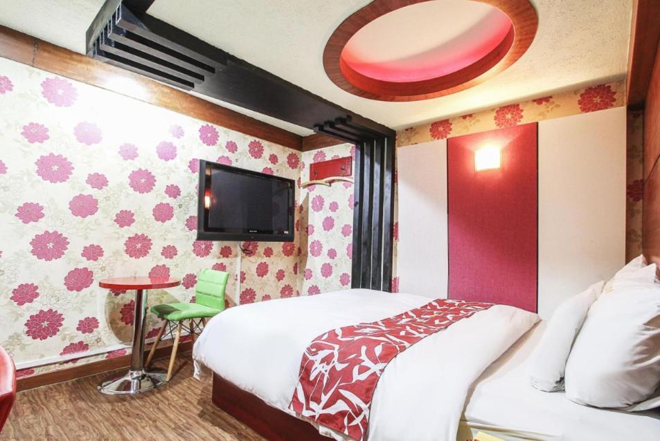 Couple Motel Seul Zewnętrze zdjęcie